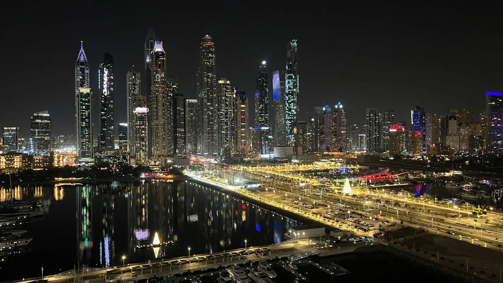 Luxury 2Bdr With Spectacular Frontline Beach And Sea Views Dubai United Arab Emirates
