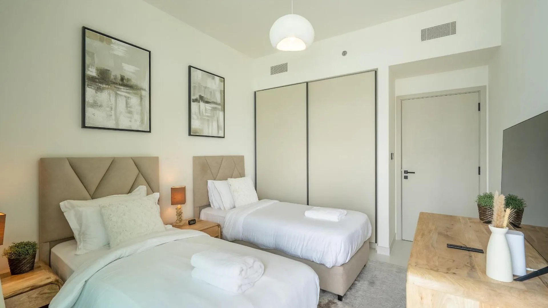 Luxury 2Bdr With Spectacular Frontline Beach And Sea Views Dubai Appartamento