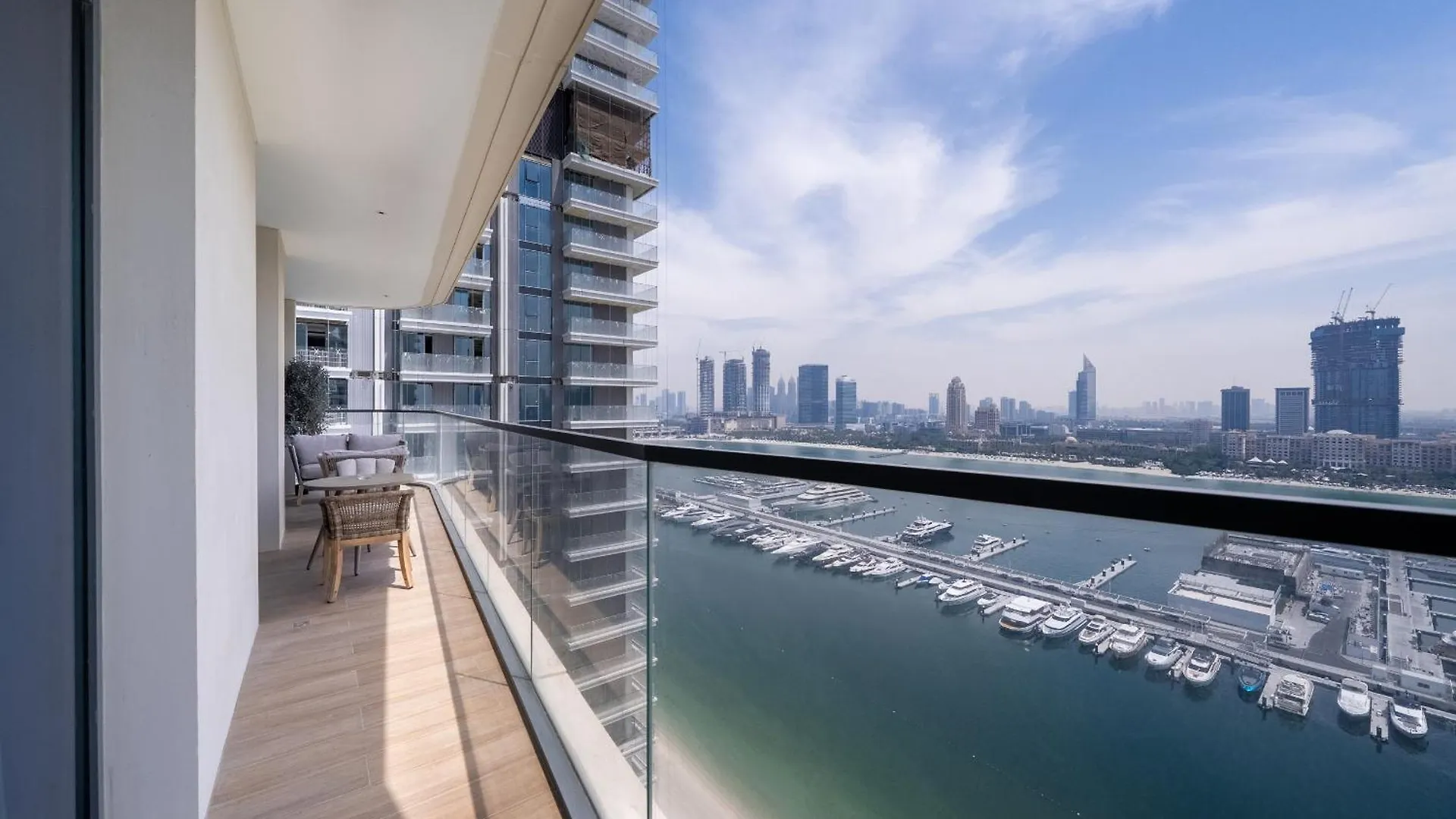 Luxury 2Bdr With Spectacular Frontline Beach And Sea Views Dubai Apartment