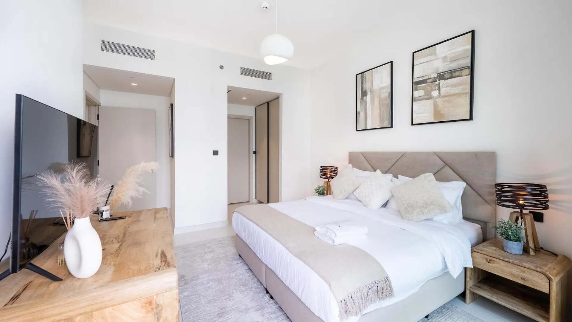 Luxury 2Bdr With Spectacular Frontline Beach And Sea Views Dubai